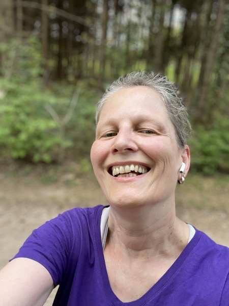Susanne still trying to get the hang of selfies in front of a bunch of trees